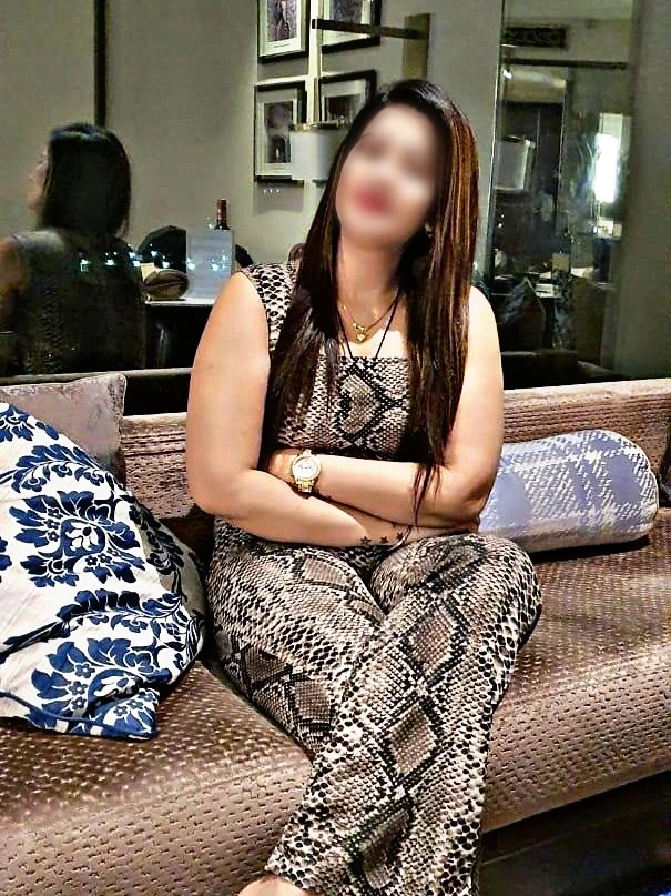 Call Girls in Chuari Khas
